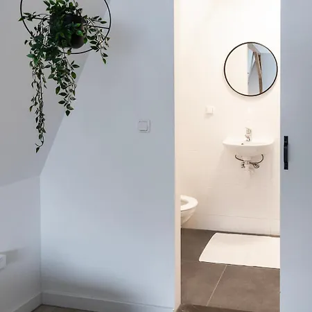 Newly Renovated With Kitchen Access Hébergement de vacances *