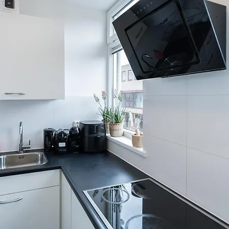 Дом отдыха Newly Renovated With Kitchen Access Тилбург